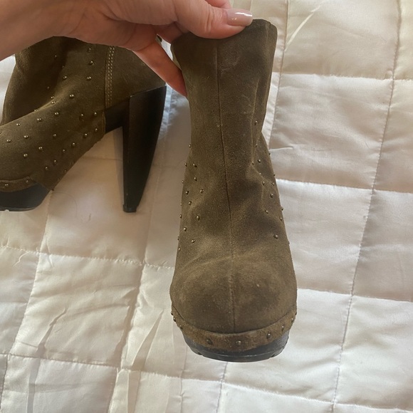 Beautiful faux suede boots - Picture 4 of 4